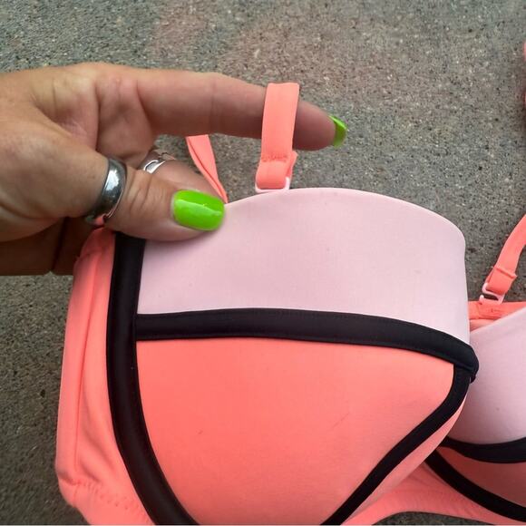 Victoria’s Secret 34DD The Flirt Bandeau Coral Lilac Color Block Bikini Swim Top - Picture 2 of 7